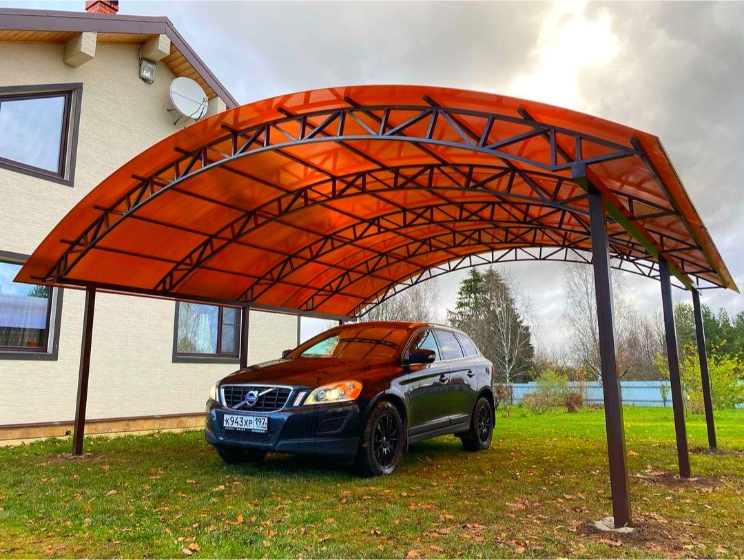 Навес для автомобиля двускатный перед гаражом